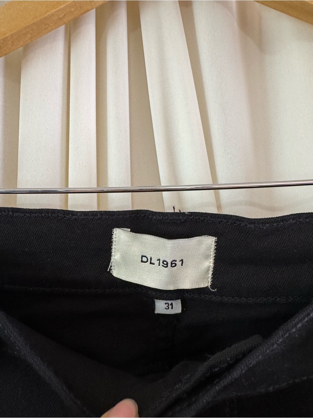 DL1961 Mara Straight Ankle Mid Rise Instasculpt Black Peached‎ Raw Jeans Size 32 - Picture 6 of 10